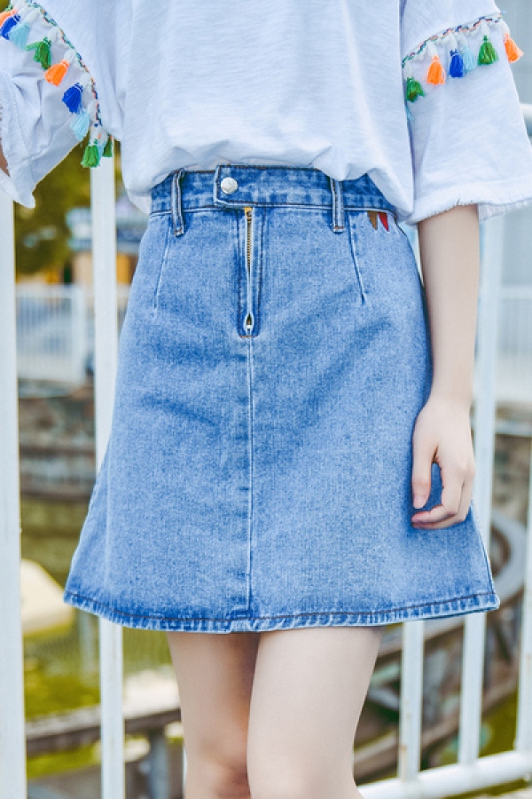 Chân váy jean phong cách Nhật Bản