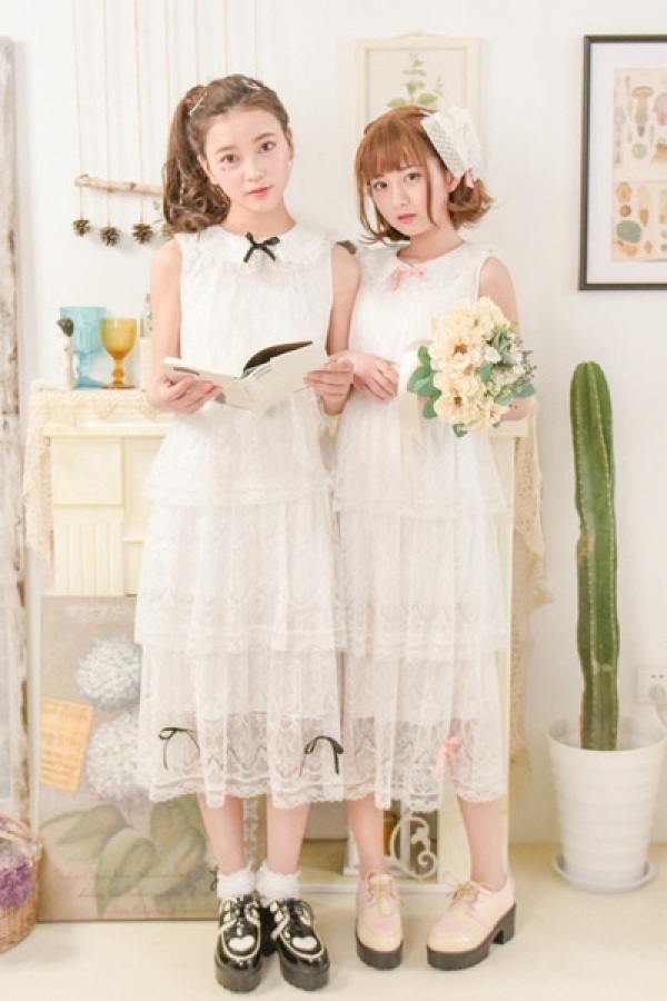 Đầm ren trắng phong cách Nhật Bản