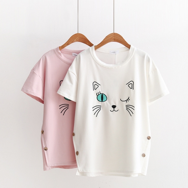 Áo T - shirt thêu hình mặt mèo