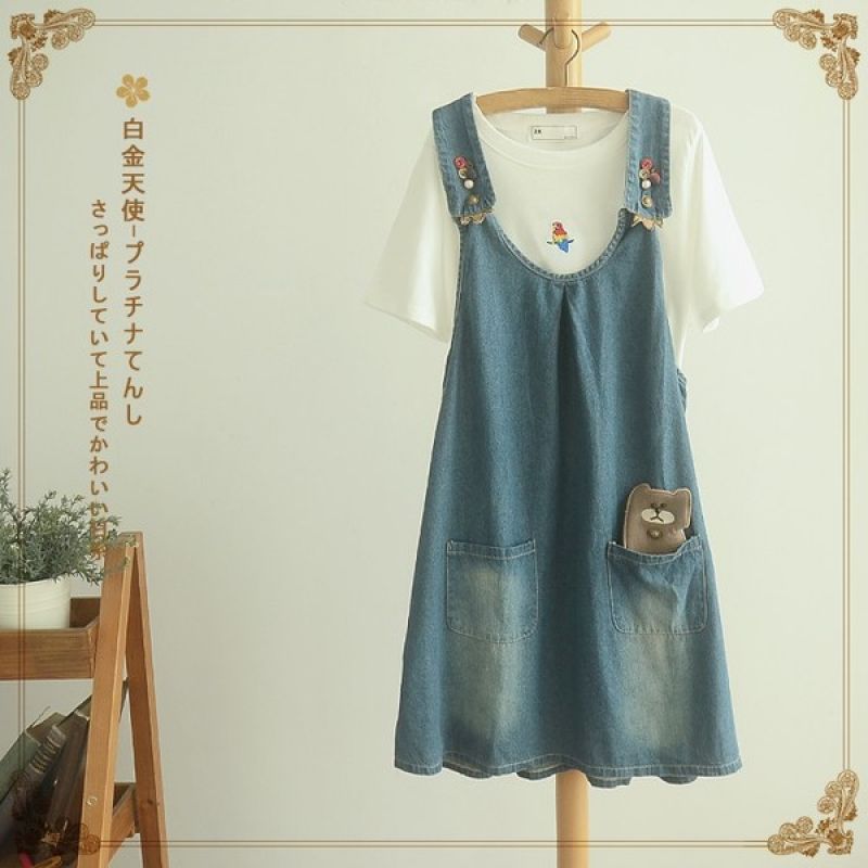 Váy yếm yean đính chú gấu đáng yêu ở túi