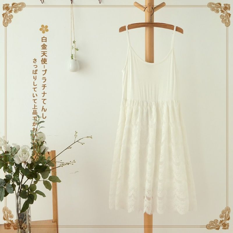 Váy yếm ren trắng