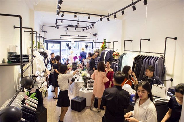10 cửa hàng thời trang nổi tiếng nhất của sao Việt tại TP.  Hồ Chí Minh