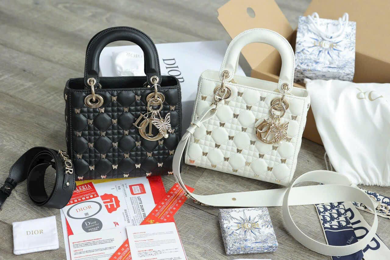 Set túi luôn nằm trong top best-seller ở cửa hàng.