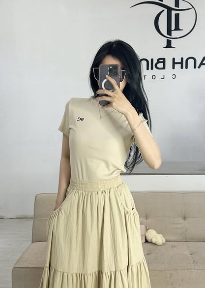 Set áo thun và chân váy