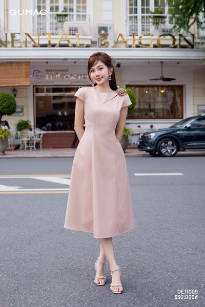 Váy dáng dài hồng phấn