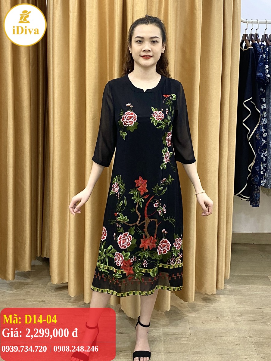 Đầm dài thêu hoa