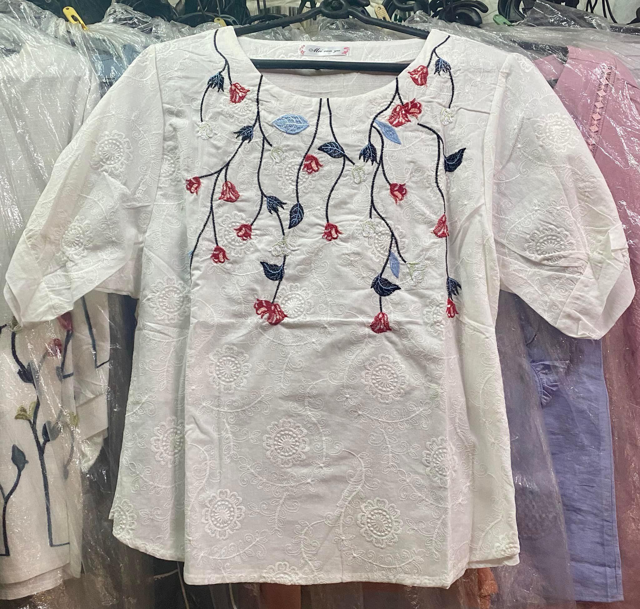 Áo trắng thêu hoa