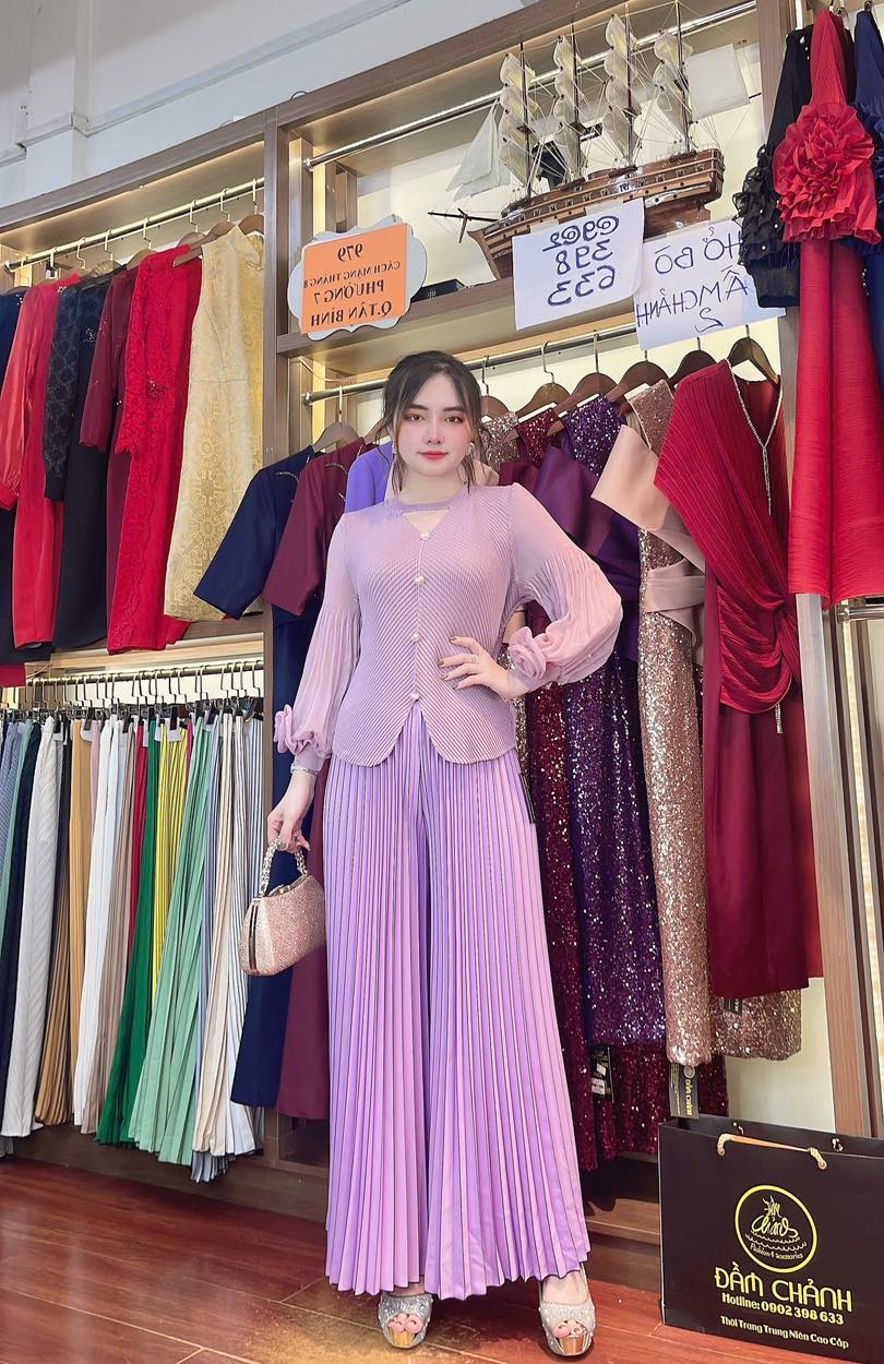 Áo tay day và quần xếp ly