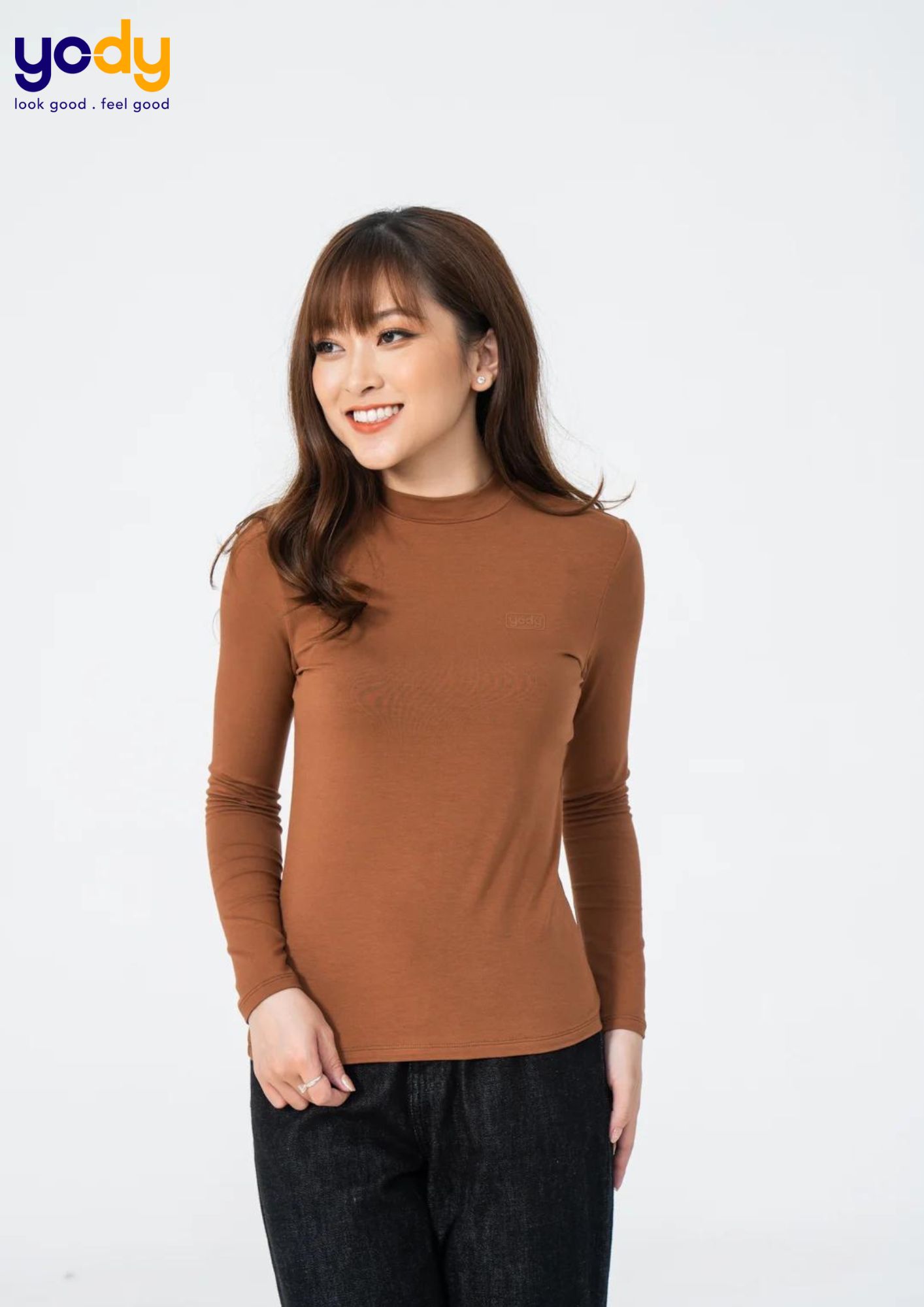 Áo YODY mềm mại ôm sát cơ thể, cảm giác ấm áp như được ôm trong lớp chăn mỏng suốt ngày