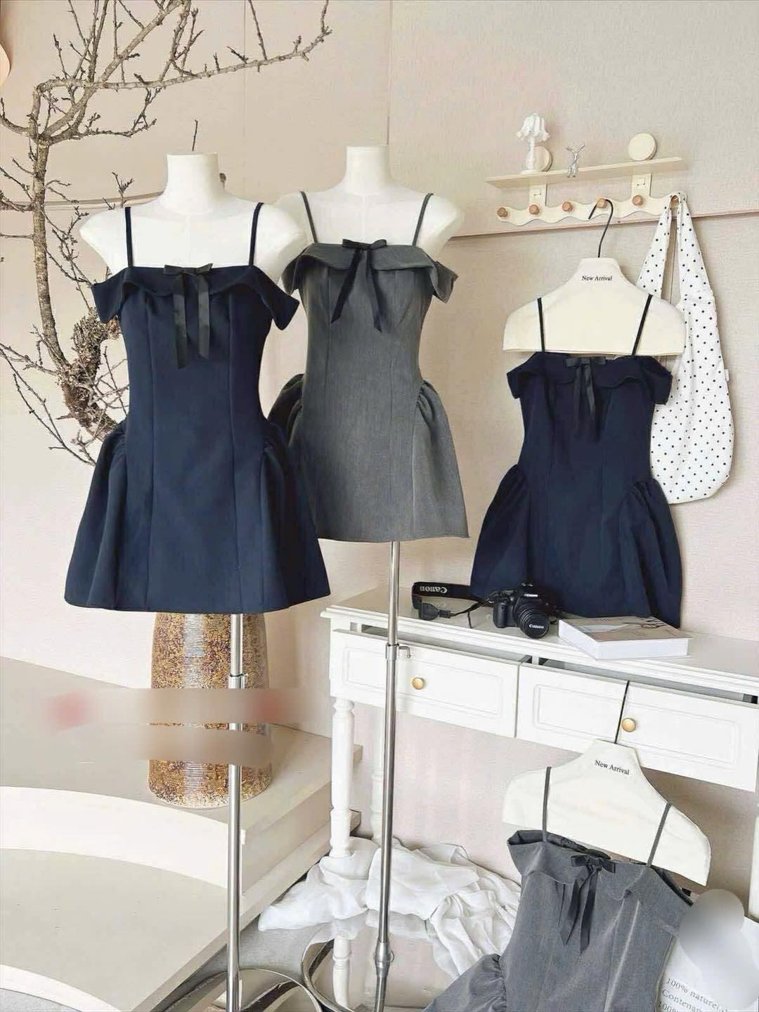 Từng sản phẩm tại Oanh Boutique được chăm chút kỹ lưỡng, chất liệu mềm mại, thoải mái khi mặc.