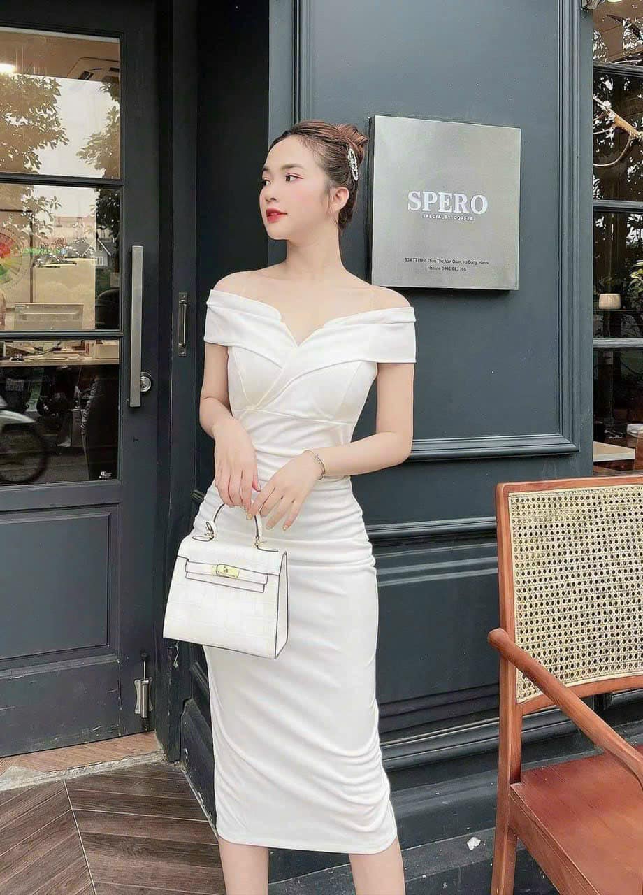 Chú trọng phong cách tối giản nhưng tinh tế, phù hợp cho cả đi làm lẫn dạo phố thường ngày.