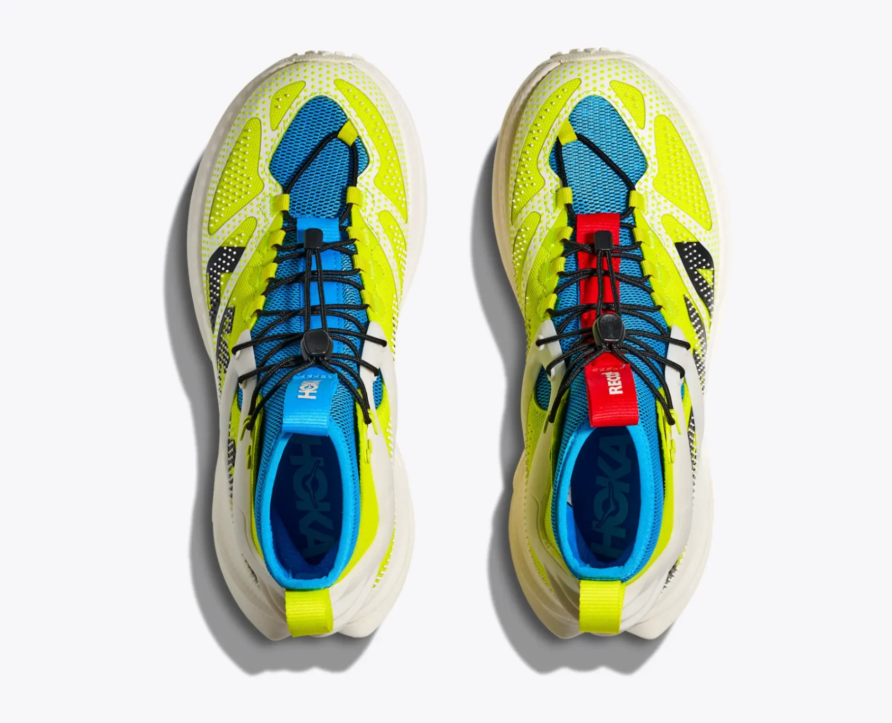 Cổ giày ôm nhẹ mắt cá, mang lại cảm giác chắc chắn và bảo vệ tối ưu