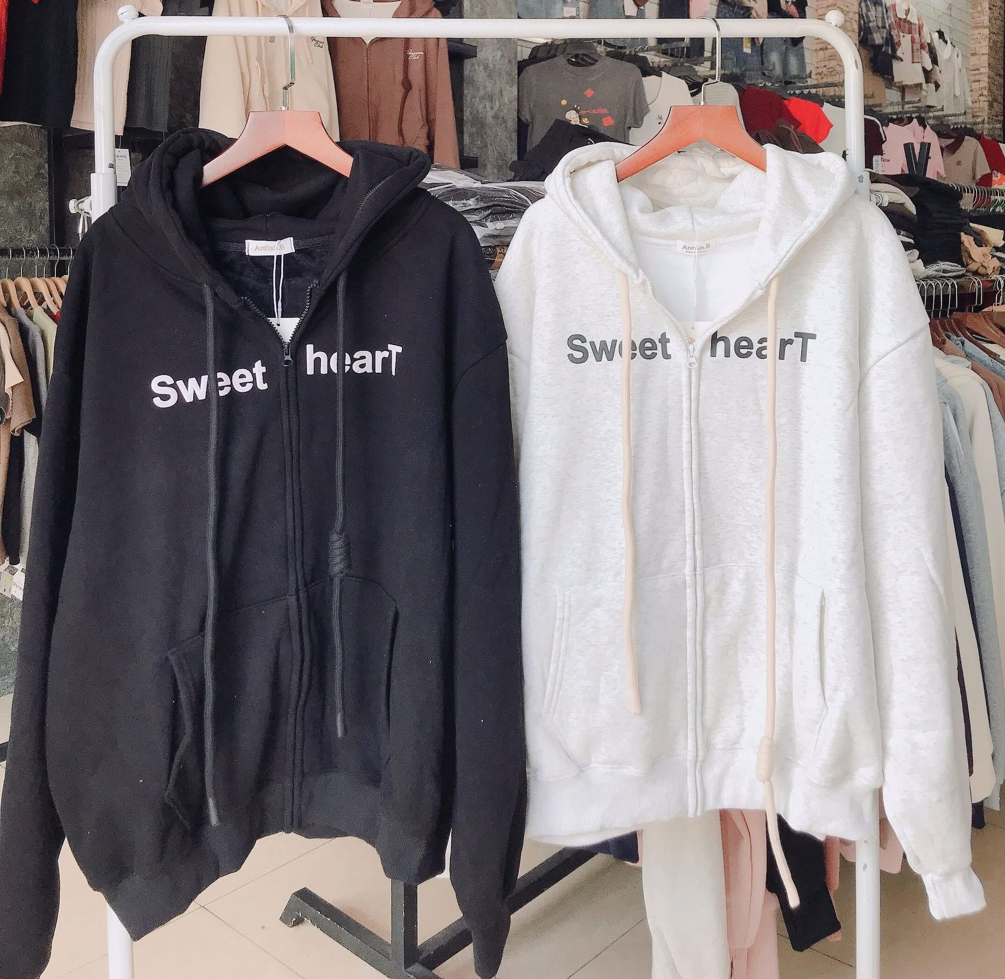 Áo khoác hoodie nỉ khóa kéo với gam màu đen – trắng basic, form rộng thoải mái