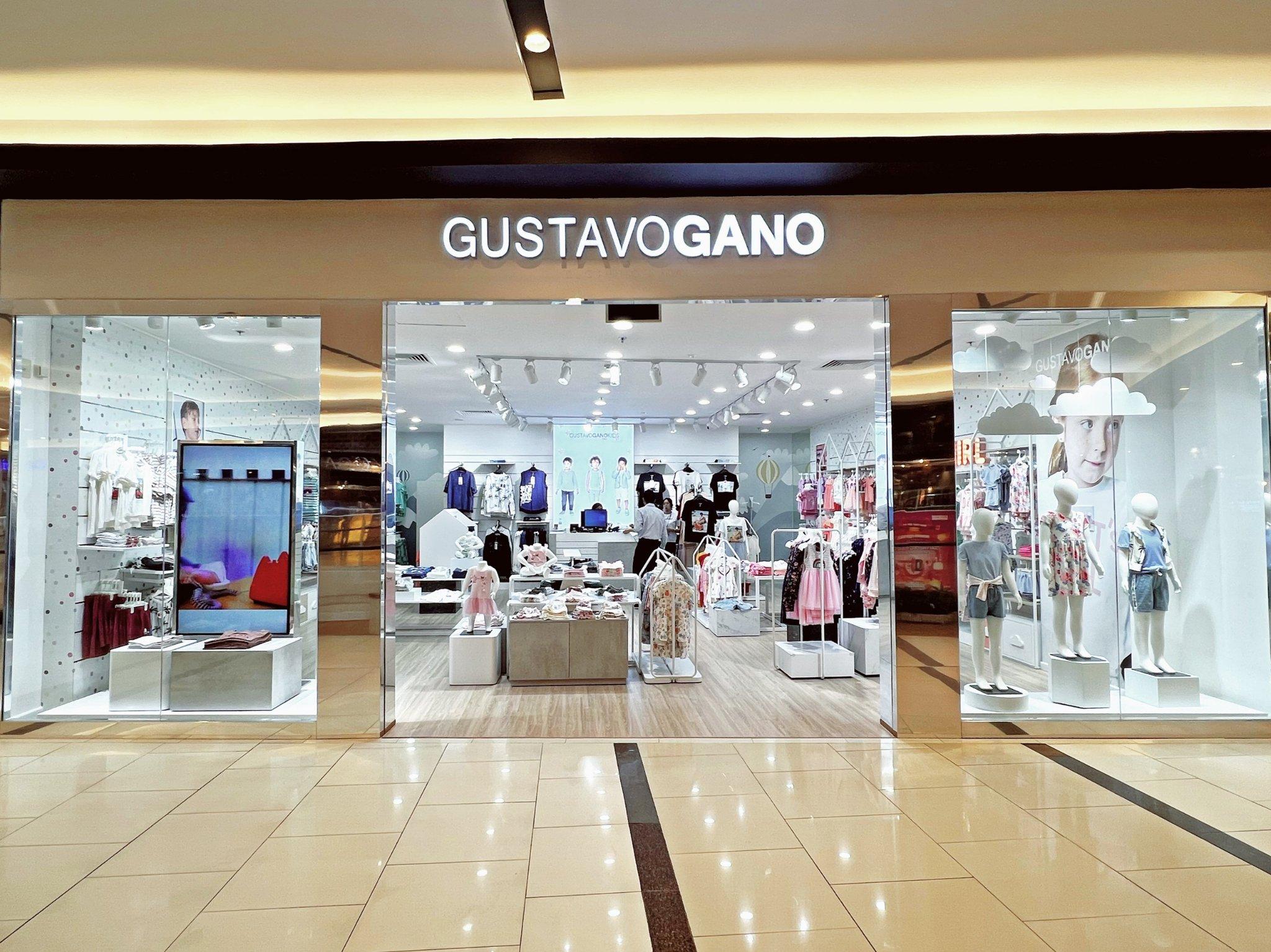 Mặt ngoài của cửa hàng