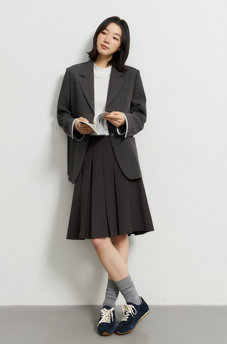 Blazer mix chân váy ngắn xếp ly