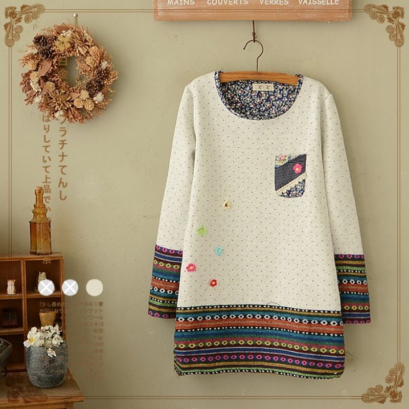 Áo t-shirt dáng dài thổ cẩm đính hoa