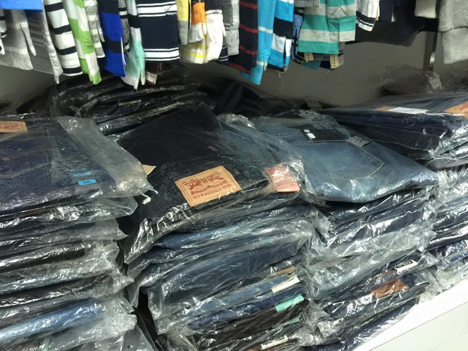 Top 12 xưởng chuyên bán sỉ quần jean rẻ đẹp nhất TPHCM
