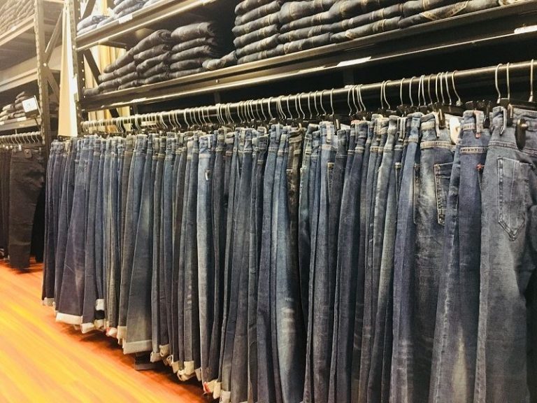 Top 10 xưởng chuyên bán sỉ quần jean rẻ đẹp nhất TPHCM