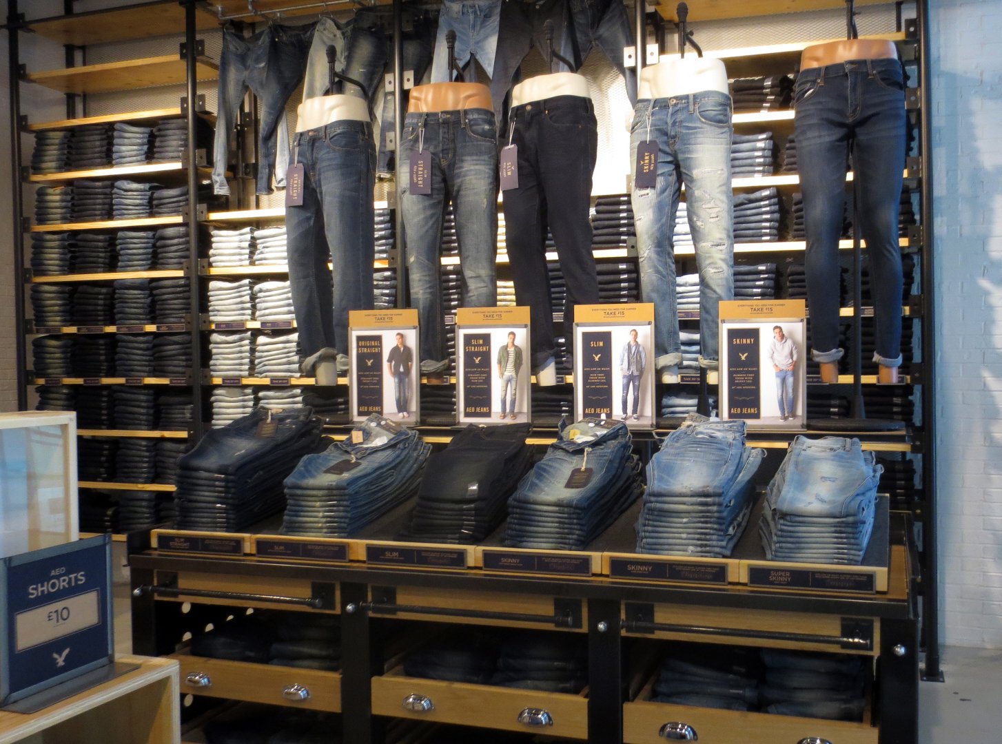 Top 10 xưởng chuyên bán sỉ quần jean rẻ đẹp nhất TPHCM
