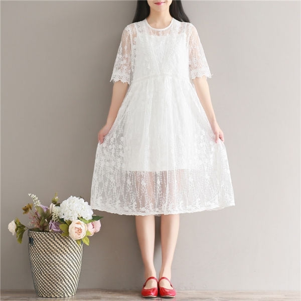 Váy ren trắng phong cách tiểu thư đáng yêu - Oreka.vn