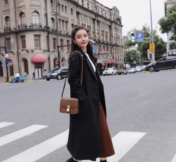 Top 10 shop bán áo khoác măng tô nữ thu đông đẹp nhất TPHCM - sakurafashion.vn