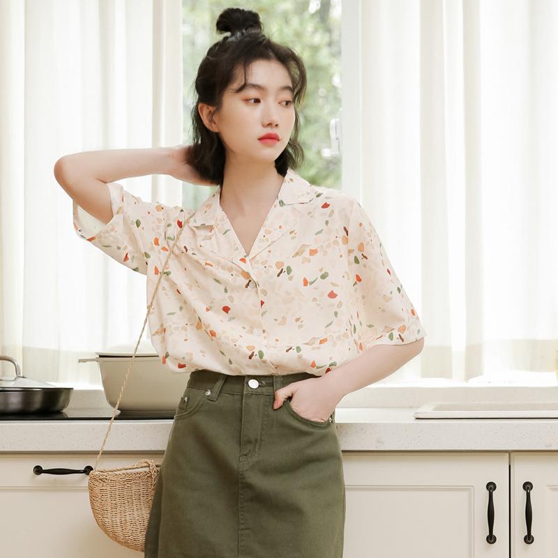 Top 11 shop bán áo sơ mi nữ đẹp, uy tín nhất TPHCM - sakurafashion.vn