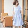 Váy kẻ sọc màu xanh