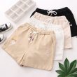 Quần short nữ thêu hình chú mèo đang mơ về cá