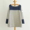Áo sọc ngang cổ tròn phong cách Nhật Bản