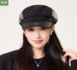 Mũ beret nữ thu đông, họa tiết kẻ caro phối màu.