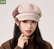 Mũ beret nữ thu đông, họa tiết kẻ caro phối màu.