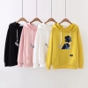 Áo hoodie hình cô gái bấm điện thoại