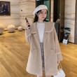 Áo khoác dạ nữ dáng rộng dài vừa phải