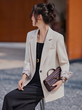 Áo khoác blazer nữ tay lật gấu đơn giản - ảnh 5