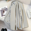 Áo khoác blazer nữ màu xám be, kiểu dáng thanh lịch, mặc đi làm