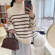 Áo len chui đầu kẻ sọc cổ cao