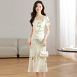 Váy lụa satin cổ vuông tay ngắn, phong cách Pháp