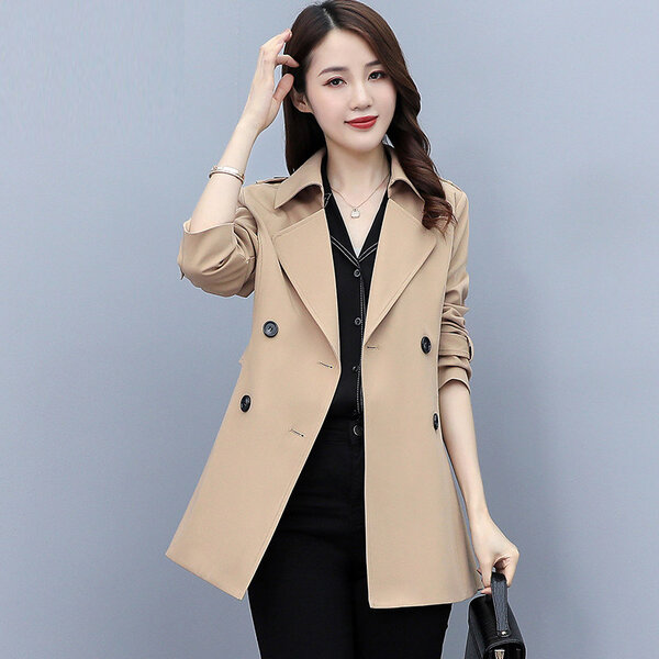 Áo khoác măng tô nữ thanh lịch và casual.