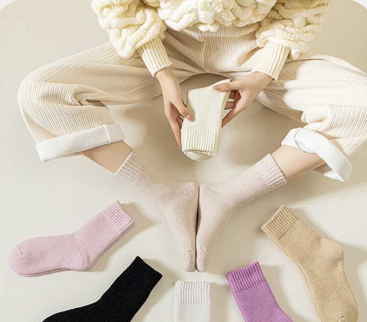 Tất nữ màu trơn thời trang thu đông