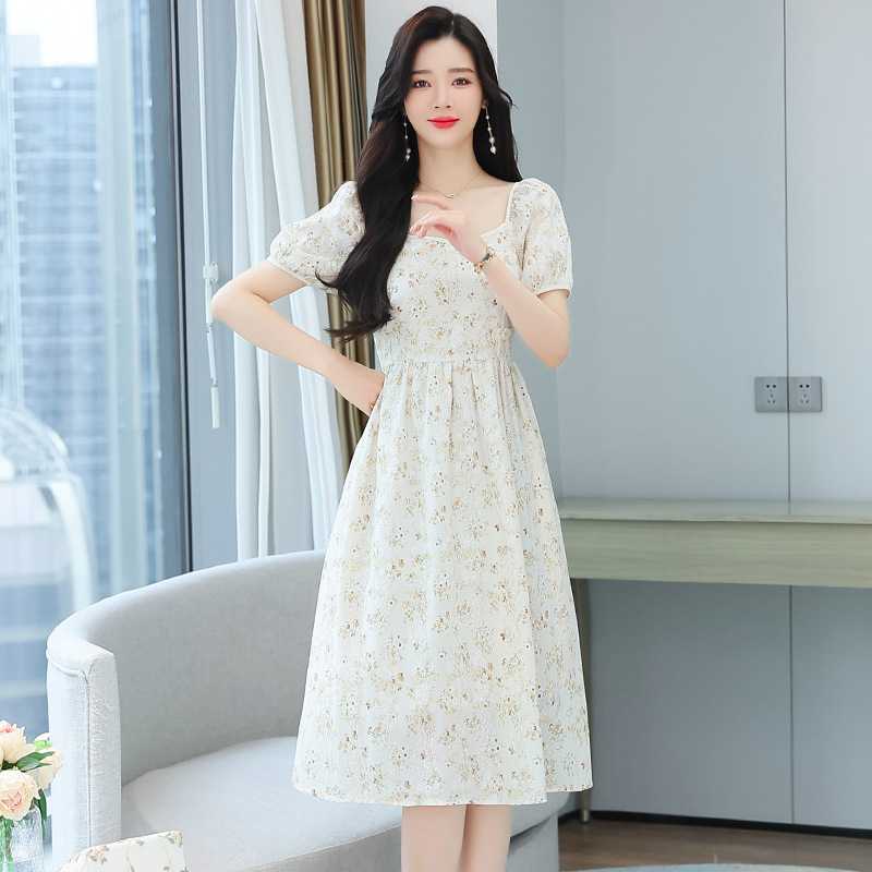 Váy họa tiết hoa nhí