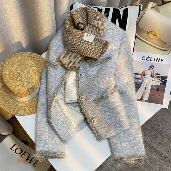 Áo khoác dạ nữ phong cách tiểu thư giữ ấm tốt.