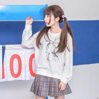 Áo hình chú hươu phong cách đơn giản