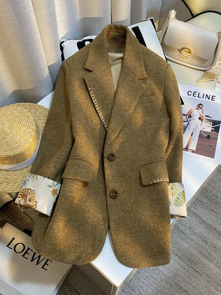 Áo khoác dạ nữ phong cách sang trọng cho mùa thu đông 