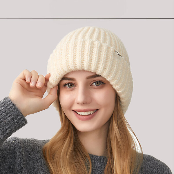 Mũ len nữ đơn giản và thời trang
