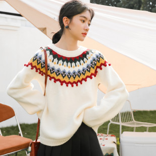 Áo len tròng cổ nữ họa tiết