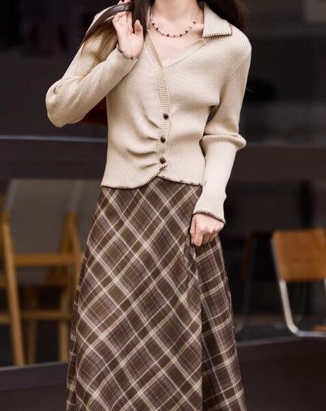 Chân váy nữ dáng dài họa tiết kẻ caro, dáng xòe rộng kèm áo...