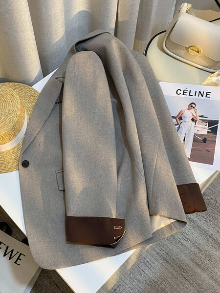 Áo blazer nữ nhẹ nhàng sang trọng