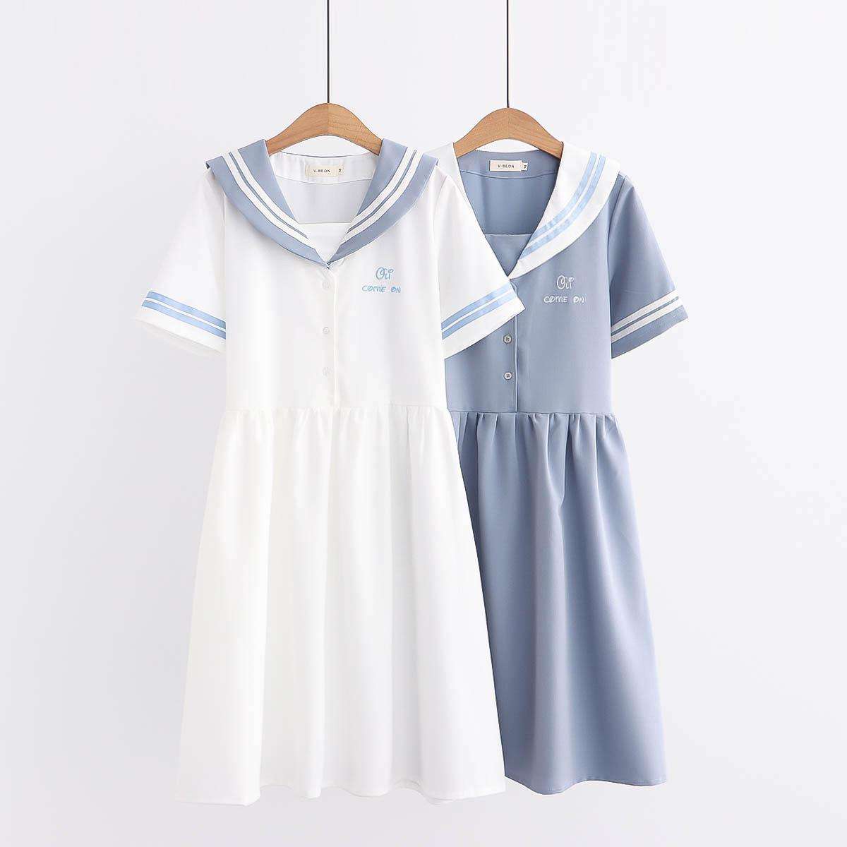 Đầm kiểu thủy thủ đính thắt eo