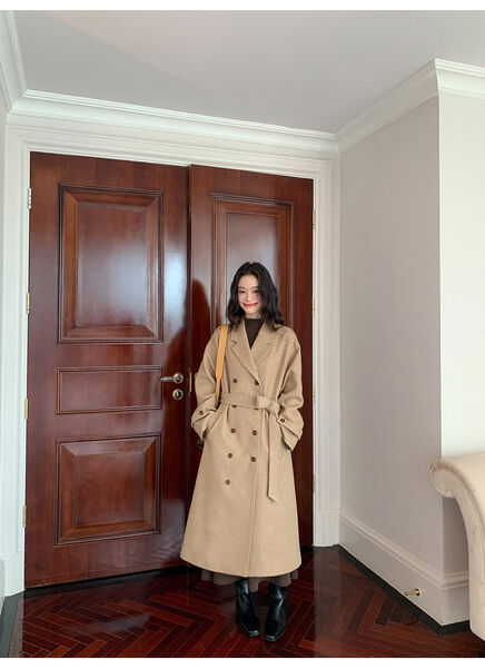 Áo khoác dạ hai hàng khuy, có lớp bông lót ấm áp phong cách mùa...