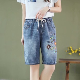 Quần sooc nữ thêu hoa